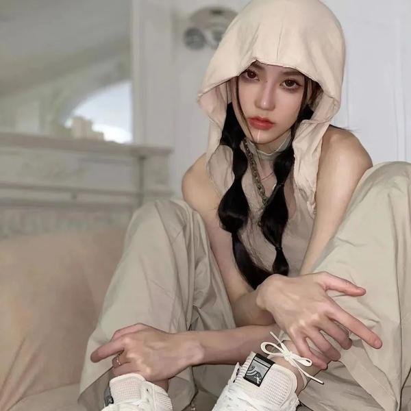 斯嘉丽小姐和公爵第三季封面